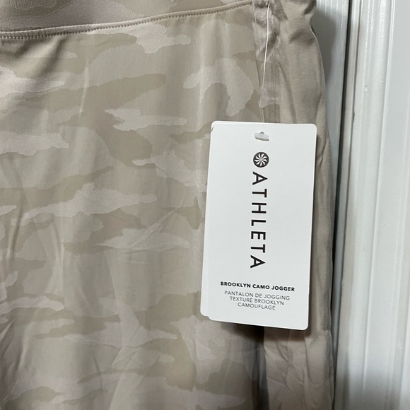NWT Athlete Brooklyn Camo jogger beige SZ 26 - Picture 2 of 8